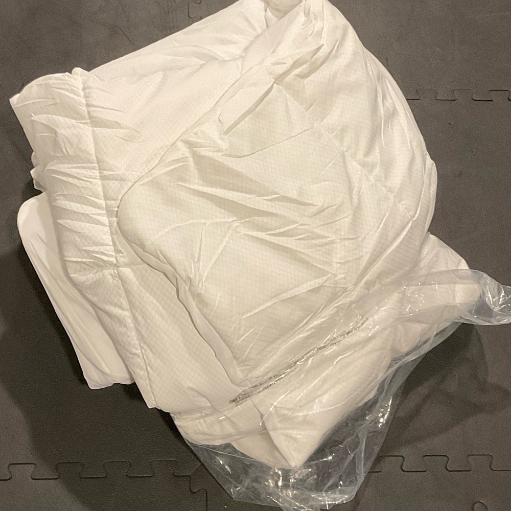 Luxurious White Comforter